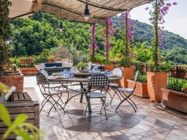Villa Indipendente in vendita a Vico Equense, Campania