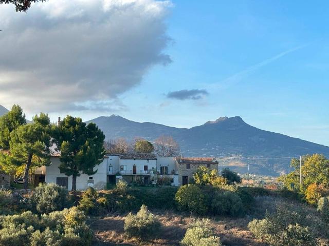 Villa Indipendente in vendita a Vicoli, Abruzzo