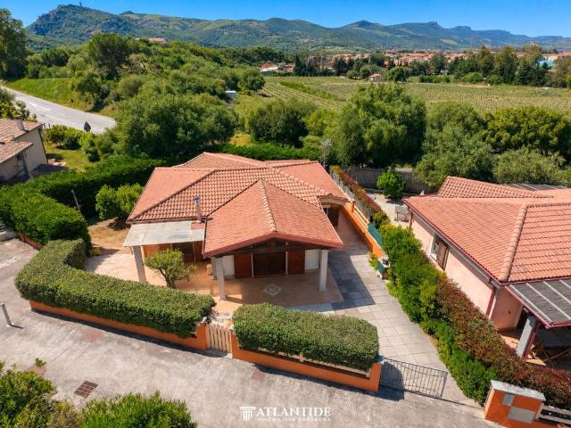 Villa Indipendente in vendita a Viddalba, Sardigna/Sardegna
