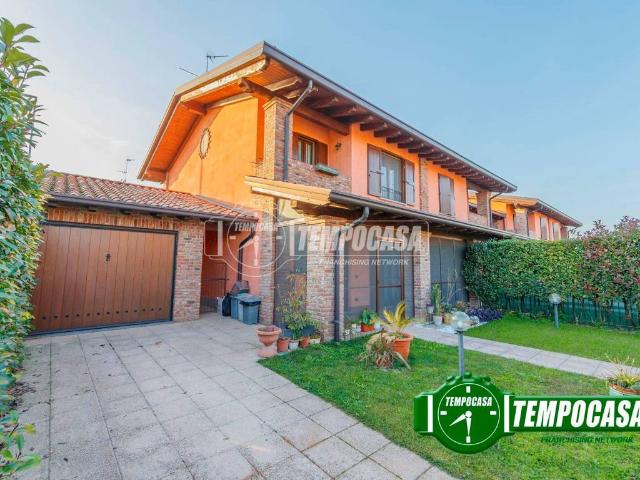 Villa Indipendente in vendita a Vidigulfo, Lombardia