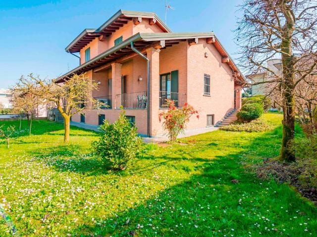 Villa Indipendente in vendita a Cascina Canali, Vidigulfo