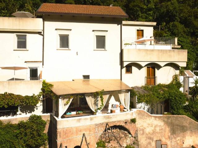 Villa Indipendente in vendita a Vietri Sul Mare, Campania