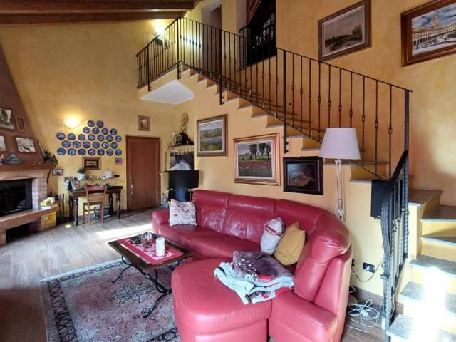 Villa Indipendente in vendita a Cascina Aguzzafame, Vigevano