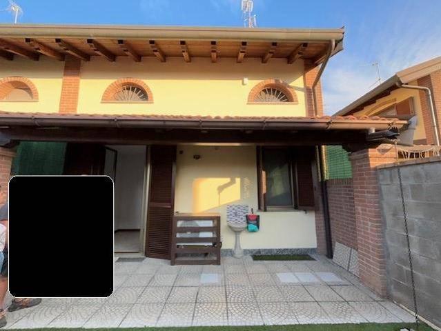 Villa Indipendente in vendita a Cascina Aguzzafame, Vigevano