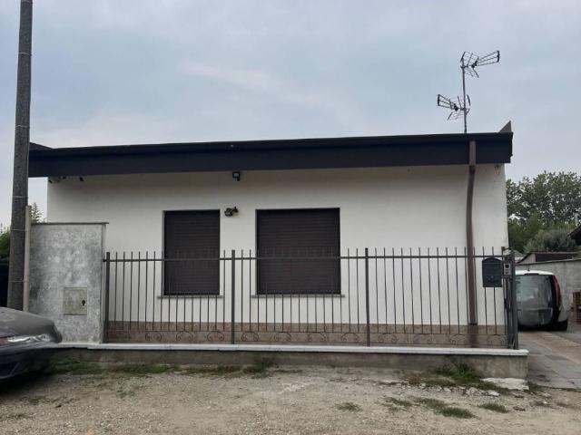 Villa Indipendente in vendita a Piccolini, Vigevano