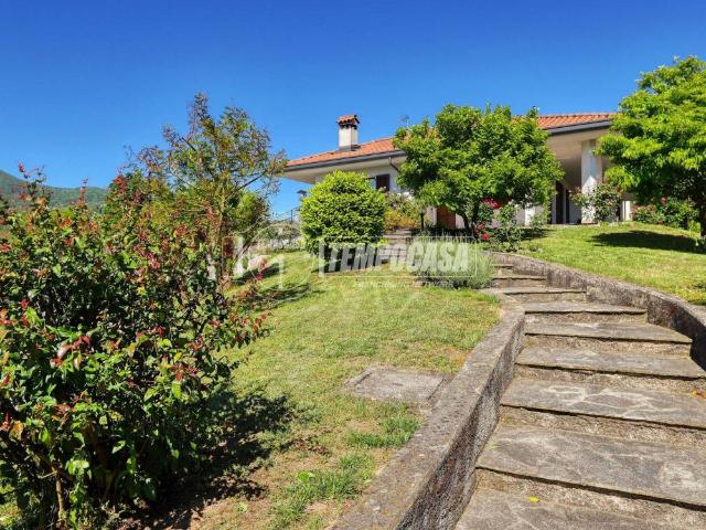 Villa Indipendente in vendita a Comunità Montana del Piambello, Viggiù