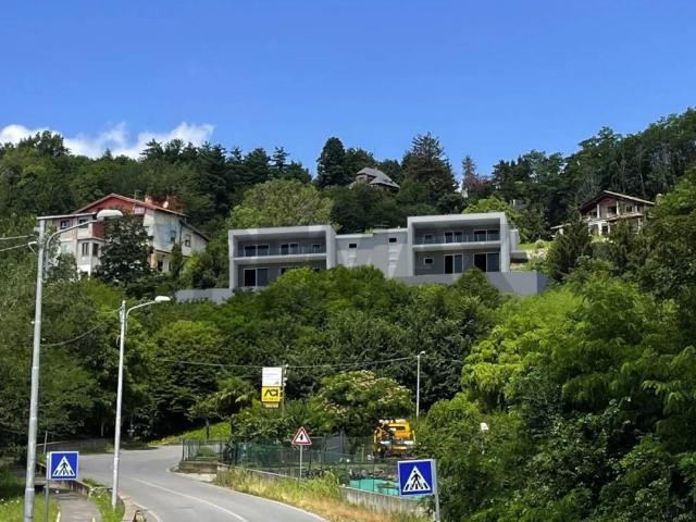 Villa Indipendente in vendita a Comunità Montana del Piambello, Viggiù