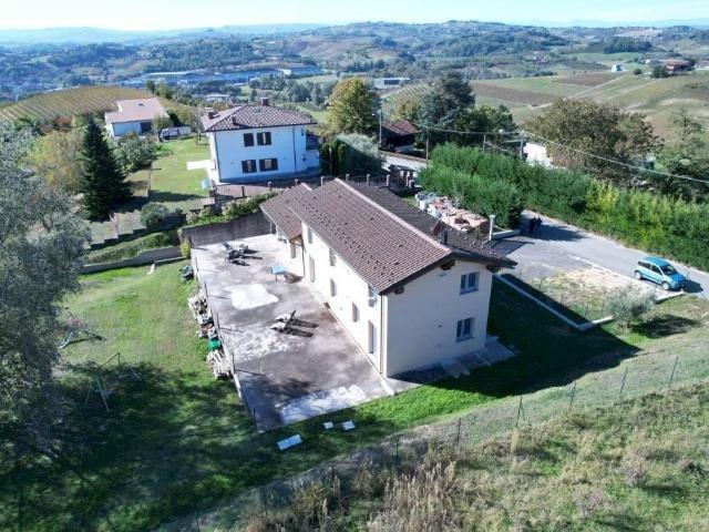 Villa Indipendente in vendita a Piemonte, Asti