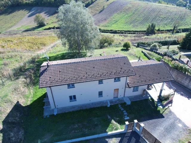 Villa Indipendente in vendita a Piemonte, Asti