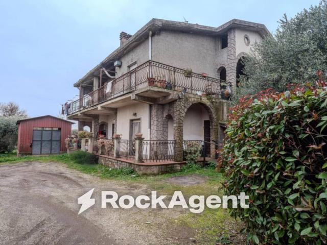 Villa Indipendente in vendita a Vignanello, Lazio
