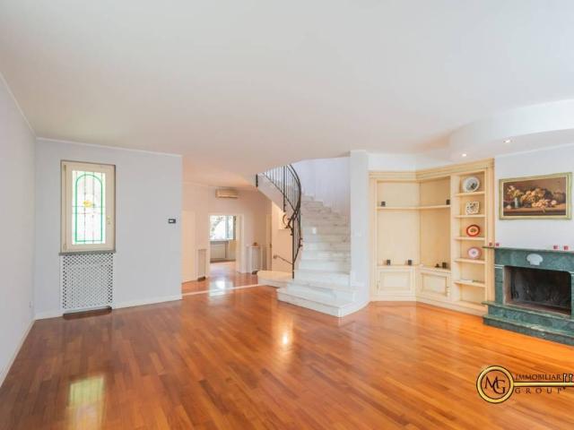 Villa Indipendente in vendita a Vignate, Lombardia