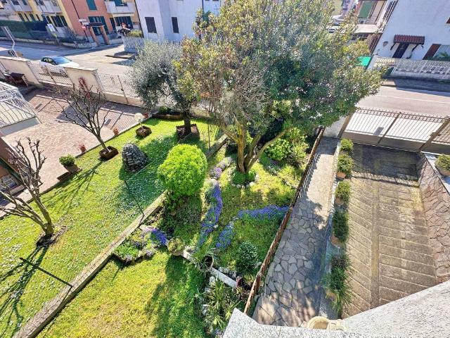 Villa Indipendente in vendita a Vignate, Lombardia