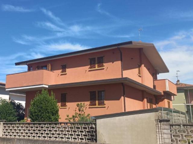 Villa Indipendente in vendita a Vignate, Lombardia
