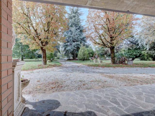 Villa Indipendente in vendita a Unione di comuni Terre di Castelli, Vignola