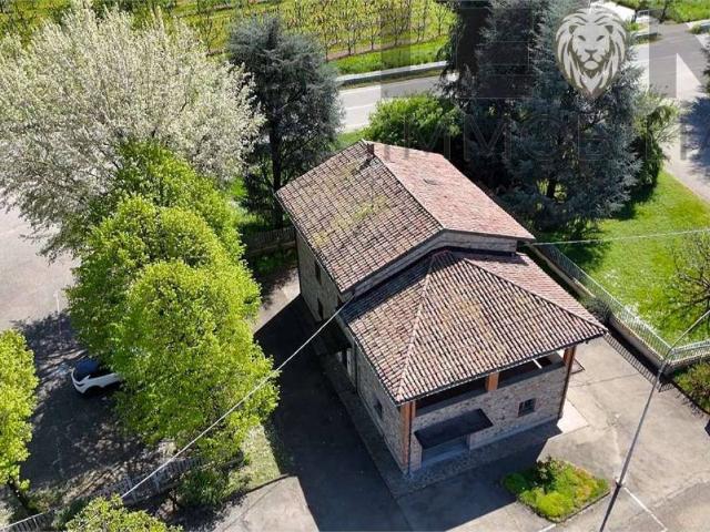 Villa Indipendente in vendita a Unione di comuni Terre di Castelli, Vignola