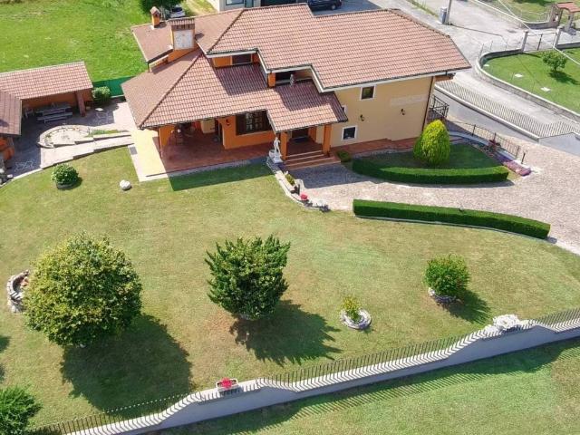Villa Indipendente in vendita a Piemonte, Cuneo
