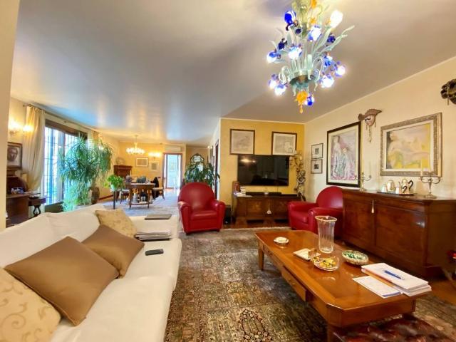 Villa Indipendente in vendita a Vigodarzere, Veneto