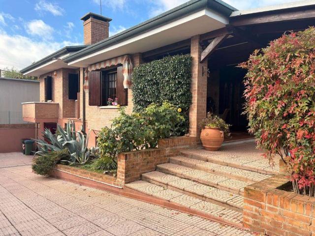 Villa Indipendente in vendita a Perarolo, Vigonza