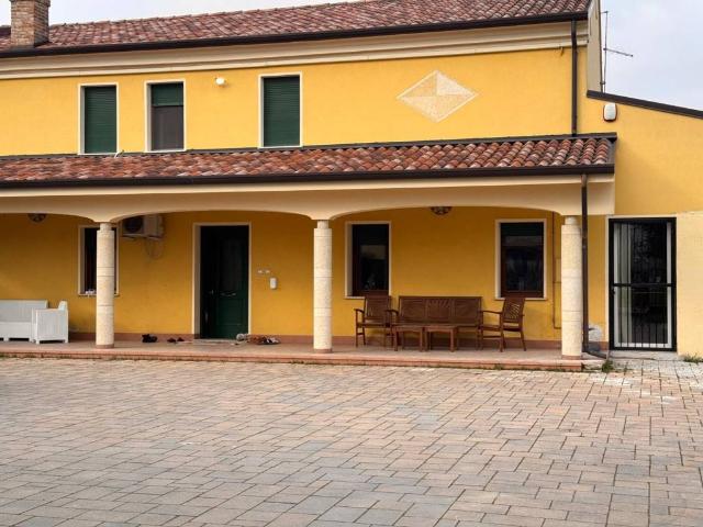 Villa Indipendente in vendita a Spinimbecco, Villa Bartolomea