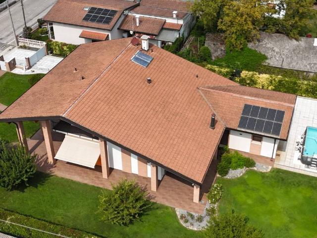 Villa Indipendente in vendita a Villa Bartolomea, Veneto