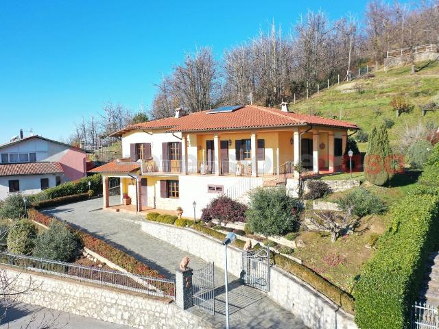 Villa Indipendente in vendita a Le Piane, Villa Collemandina