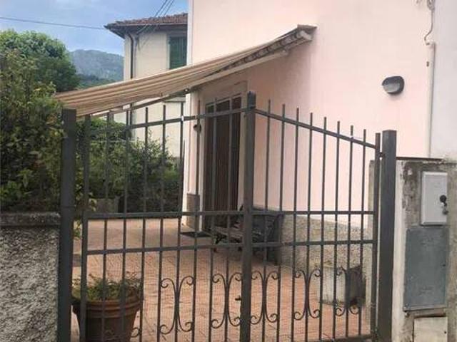 Villa Indipendente in vendita a Le Piane, Villa Collemandina