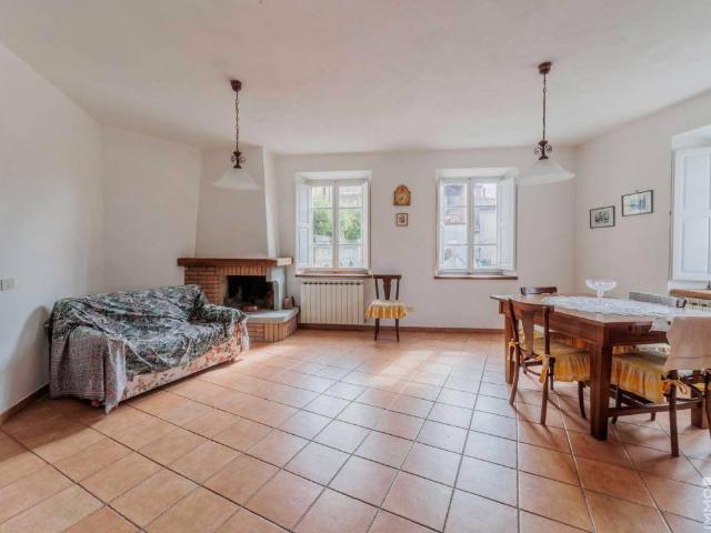 Villa Indipendente in vendita a Unione Comuni Garfagnana, Villa Collemandina