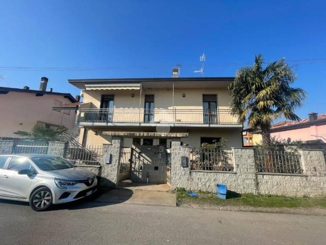 Villa Indipendente in vendita a Villa Cortese, Lombardia
