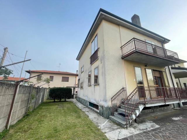 Villa Indipendente in vendita a Villa Cortese, Lombardia