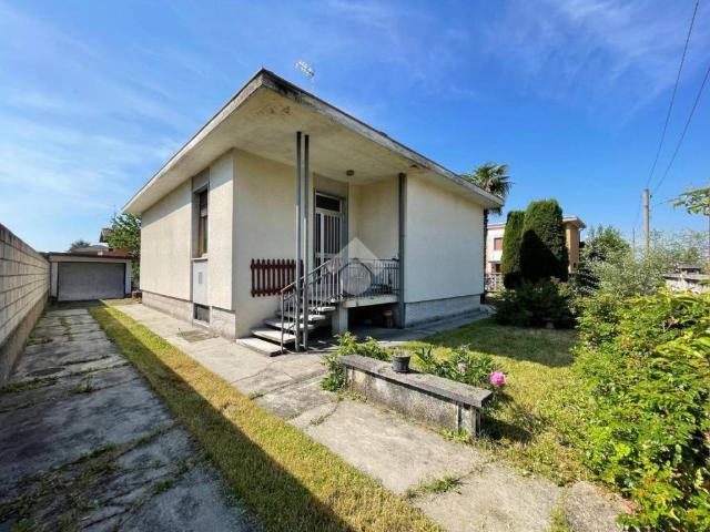 Villa Indipendente in vendita a Villa Cortese, Lombardia