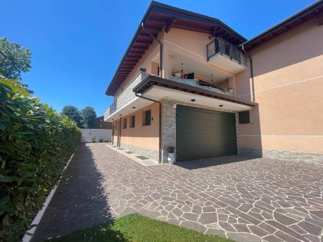 Villa Indipendente in vendita a Villa Cortese, Lombardia