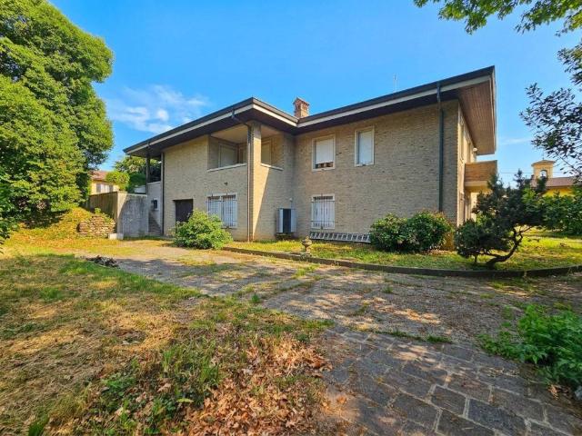 Villa Indipendente in vendita a Villa D'adda, Lombardia