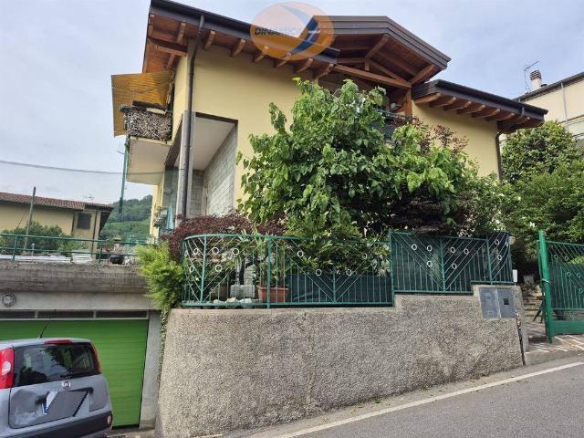 Villa Indipendente in vendita a Villa D'adda, Lombardia
