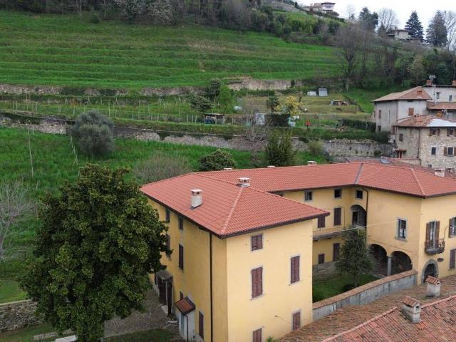 Villa Indipendente in vendita a Villa D'adda, Lombardia