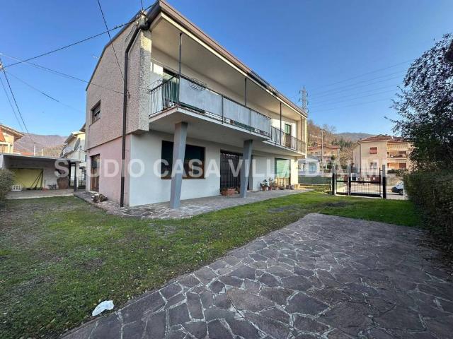 Villa Indipendente in vendita a Villa D'almè, Lombardia