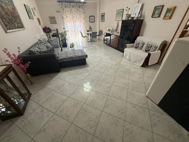 Villa Indipendente in vendita a San Marcellino, Campania