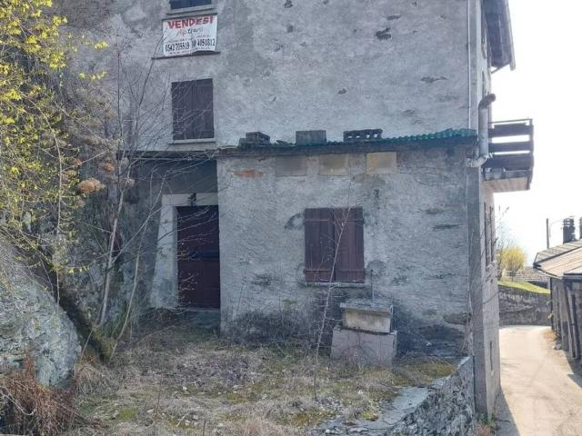Villa Indipendente in vendita a Villa Di Tirano, Lombardia