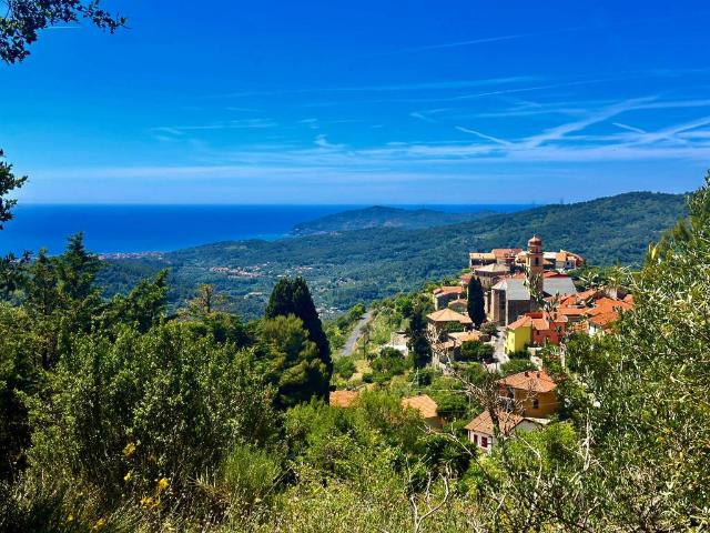 Villa Indipendente in vendita a Villa Faraldi, Liguria
