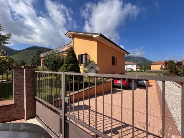 Villa Indipendente in vendita a Villa Latina, Lazio