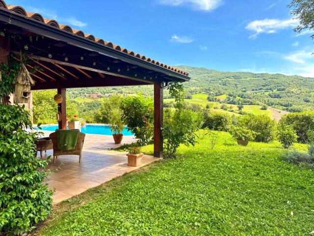 Villa Indipendente in vendita a Appennino Reggiano, Re