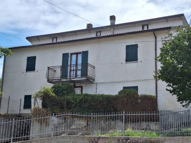 Villa Indipendente in vendita a Case Bagatti, Villa Minozzo