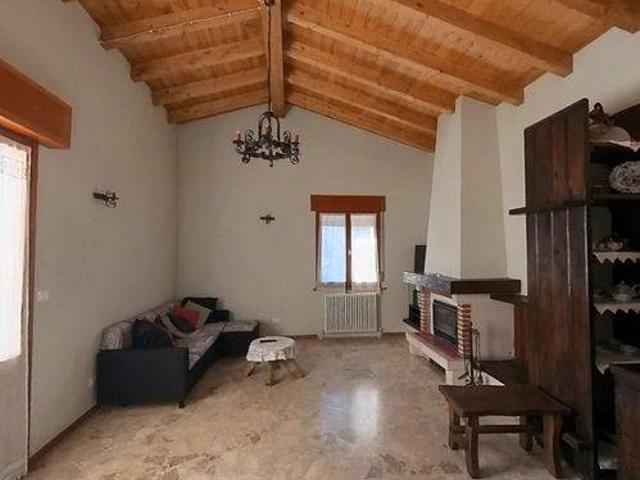 Villa Indipendente in vendita a Appennino Reggiano, Re