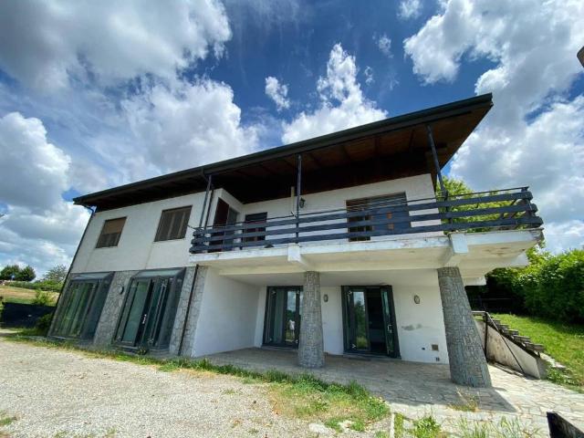 Villa Indipendente in vendita a Piemonte, Asti
