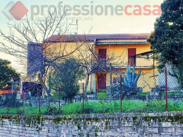 Villa Indipendente in vendita a Villa Santa Lucia, Lazio