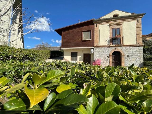 Villa Indipendente in vendita a Villa Santa Maria, Chieti