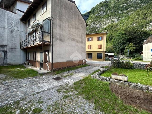 Villa Indipendente in vendita a Villa Santina, Friuli-Venezia Giulia