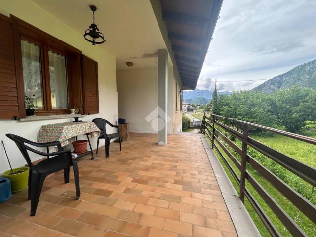 Villa Indipendente in vendita a Villa Santina, Friuli-Venezia Giulia