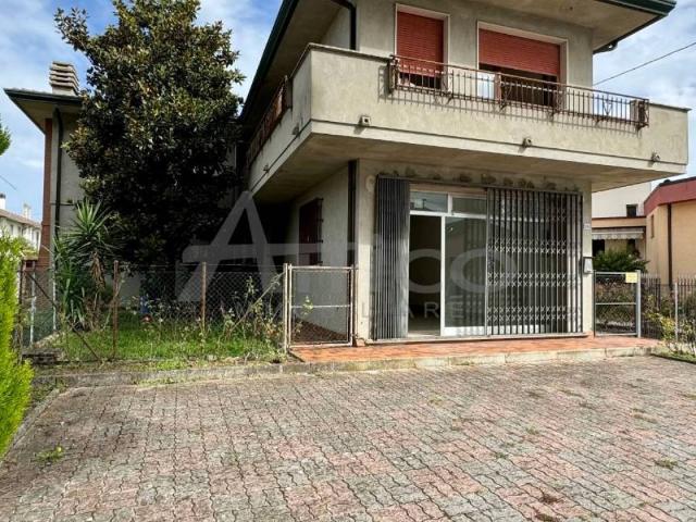 Villa Indipendente in vendita a Ceregnano, Veneto