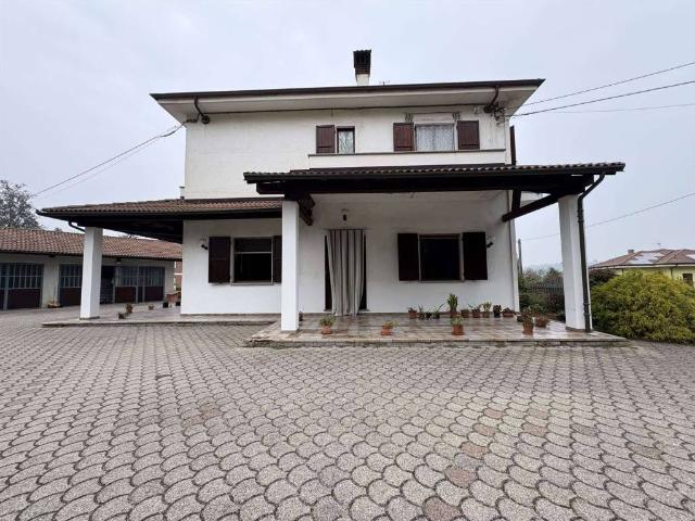 Villa Indipendente in vendita a Piemonte, Asti