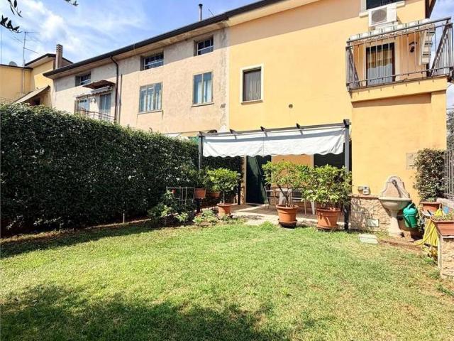Villa Indipendente in vendita a Villafranca Di Verona, Veneto